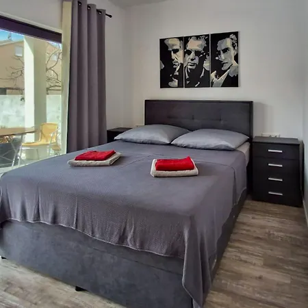 Apartment Claudio - Happy Vodice