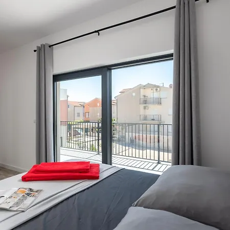 Claudio - Happy 沃迪切