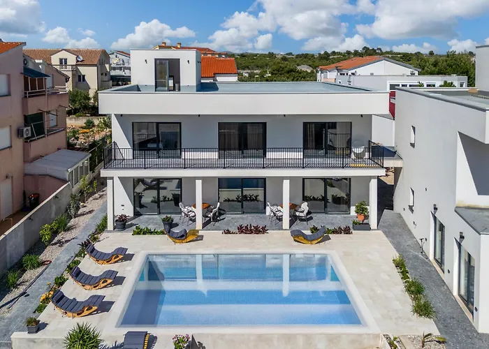 Claudio - Happy * Vodice