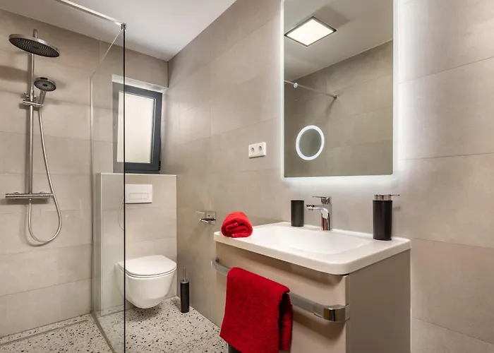 Claudio - Happy * Vodice